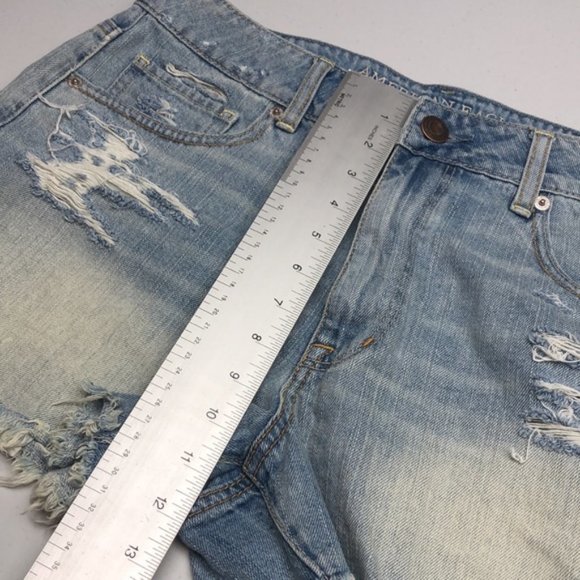 LIKE NEW VINTAGE AMERICAN EAGLE DISTRESS JEAN SHORTS W12/31 🦅 - Picture 8 of 11
